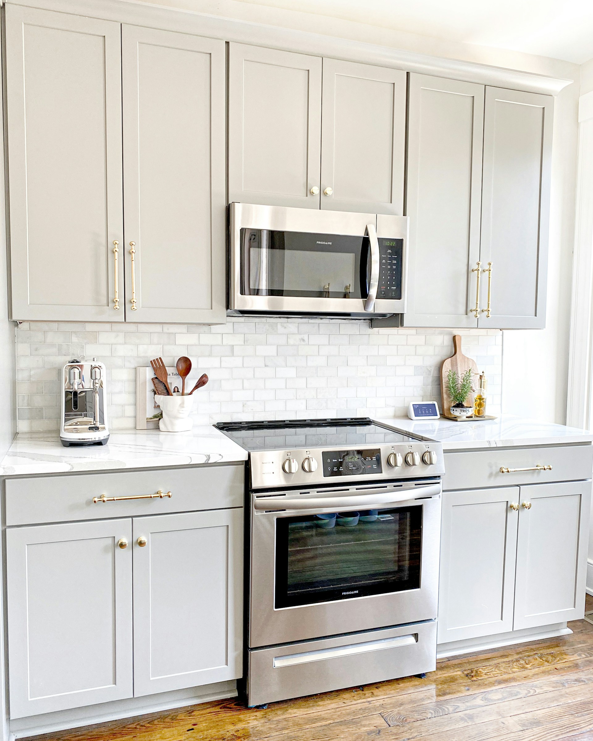 how to clean kitchen cabinets